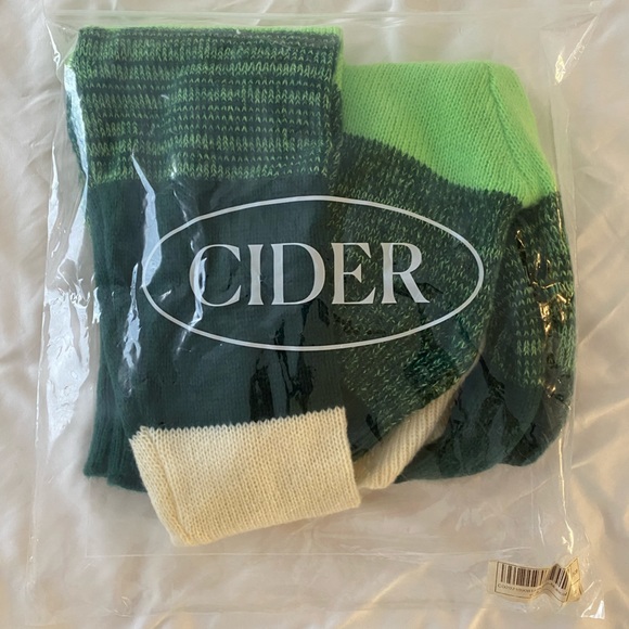 (SOLD) Green Striped Knitted Sweater - Picture 6 of 7